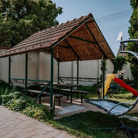 Aranyhíd Vendégház Makó Exterior foto