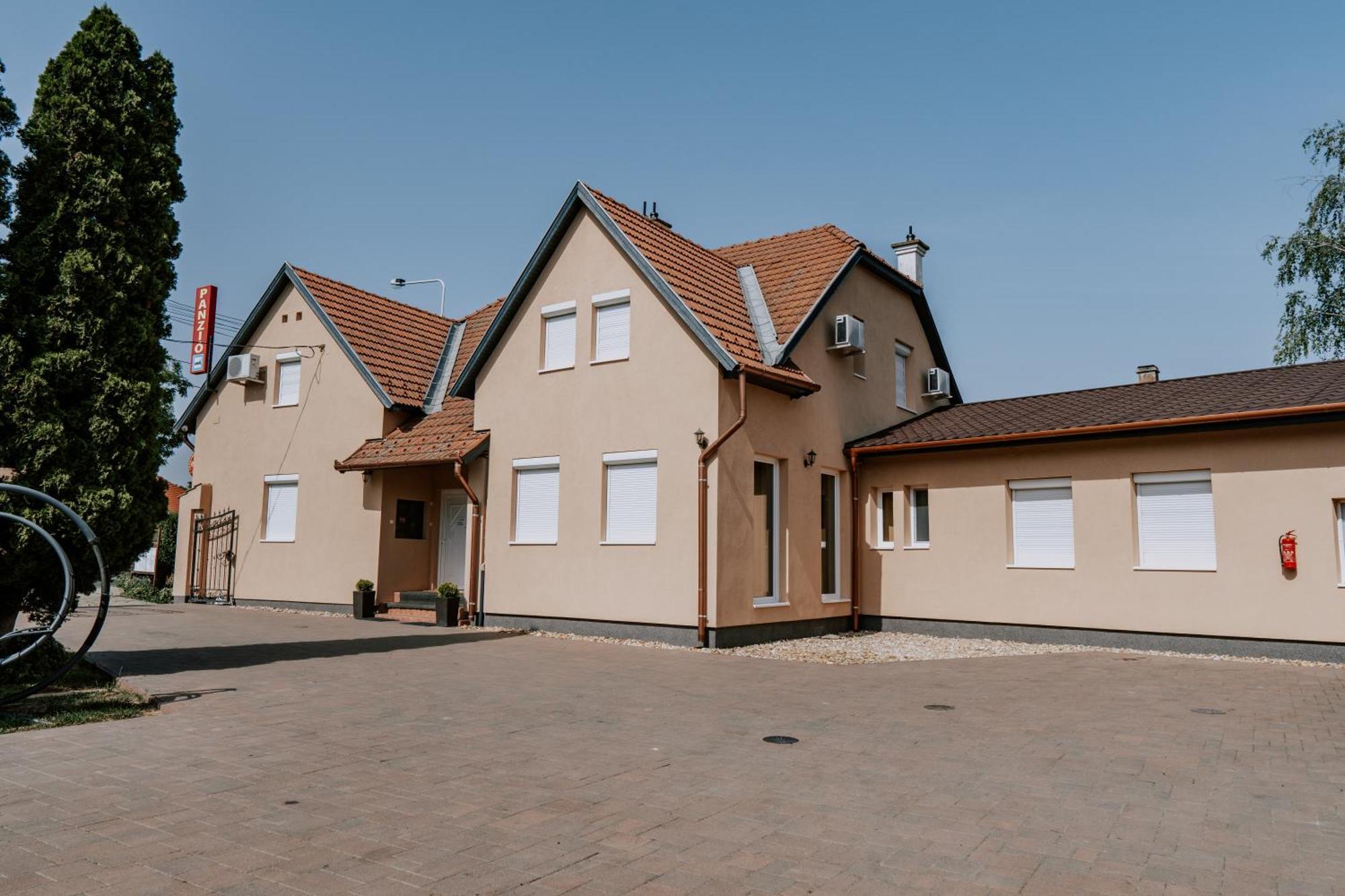 Aranyhíd Vendégház Makó Exterior foto