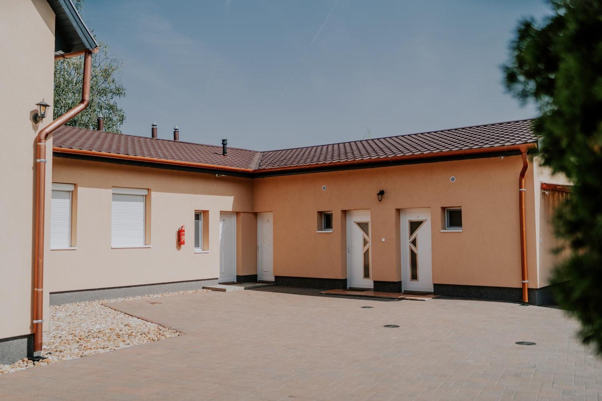 Aranyhíd Vendégház Makó Exterior foto