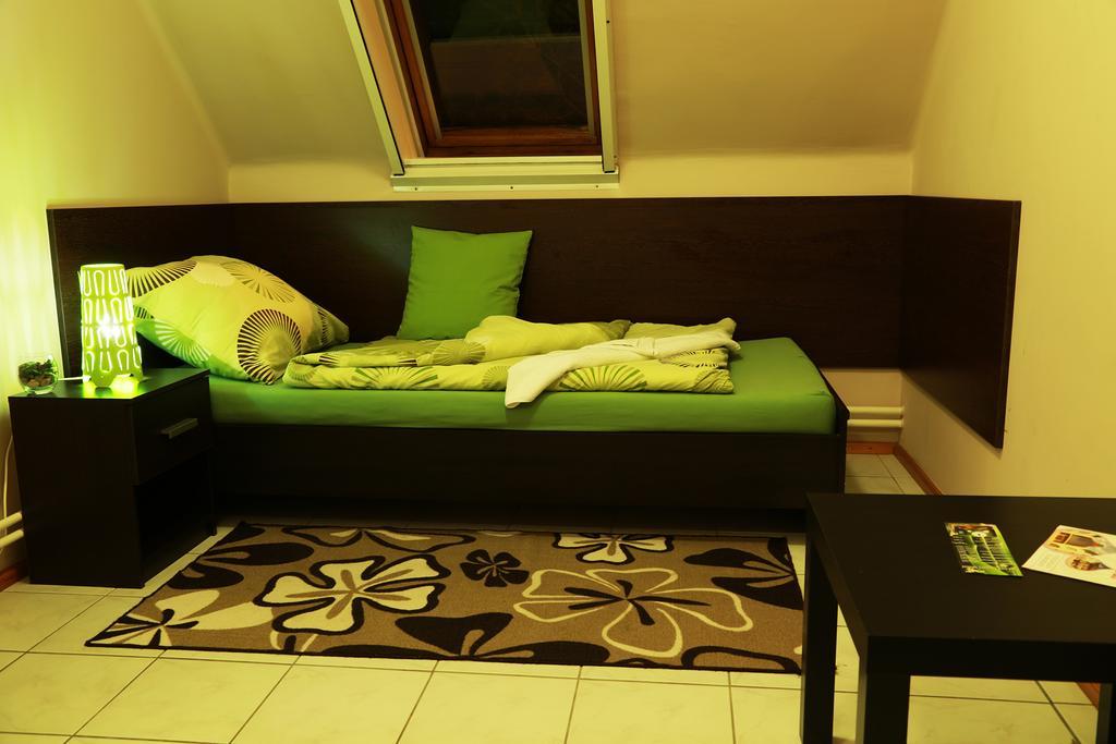Aranyhíd Vendégház Makó Habitación foto
